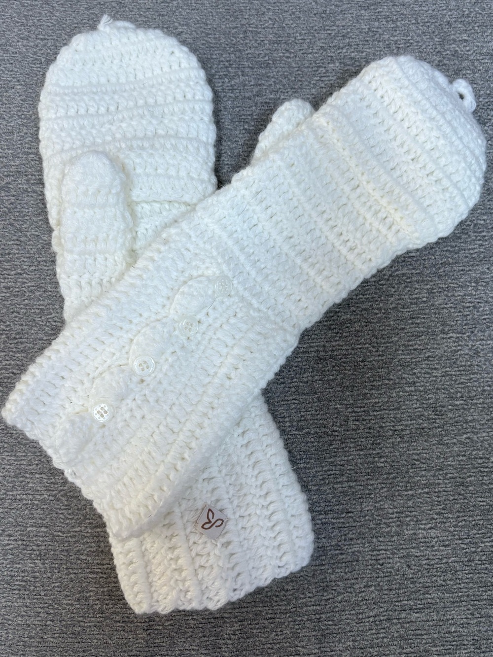 Prana White Knit Crochet Mittens NWOT never worn Soft!